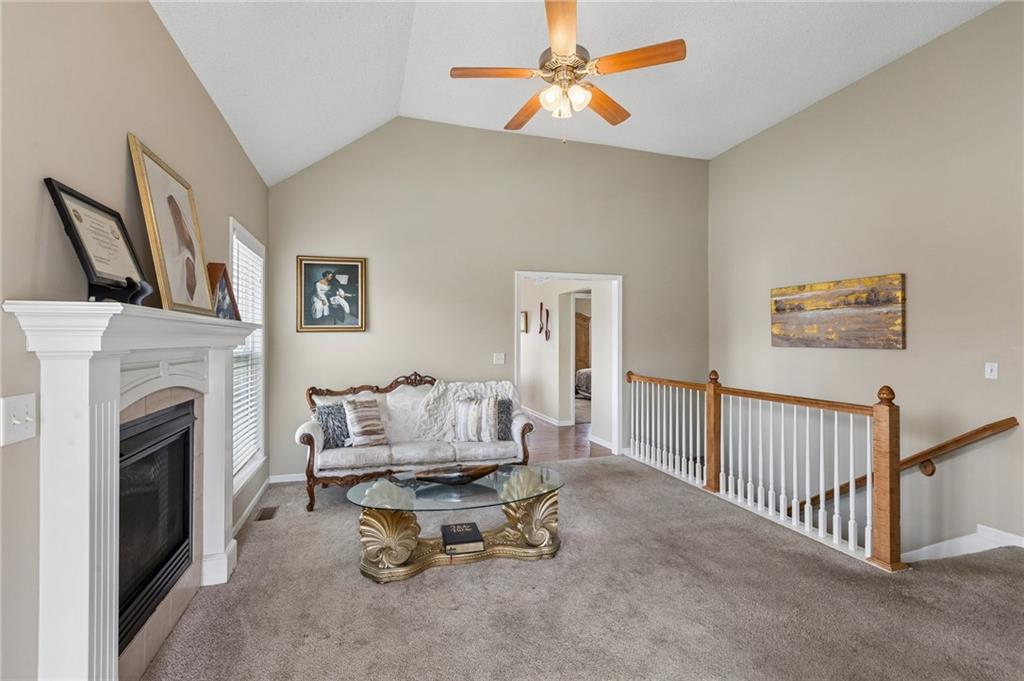 13735 Grove Avenue Bonner Springs, KS 66012 - Photo 3 of 27