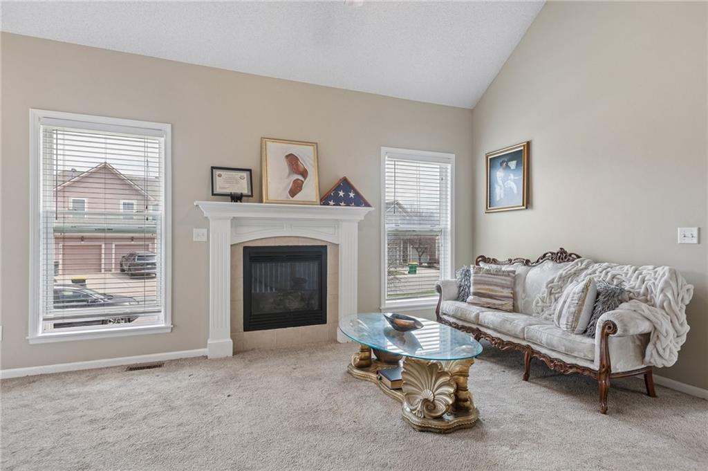 13735 Grove Avenue Bonner Springs, KS 66012 - Photo 5 of 27