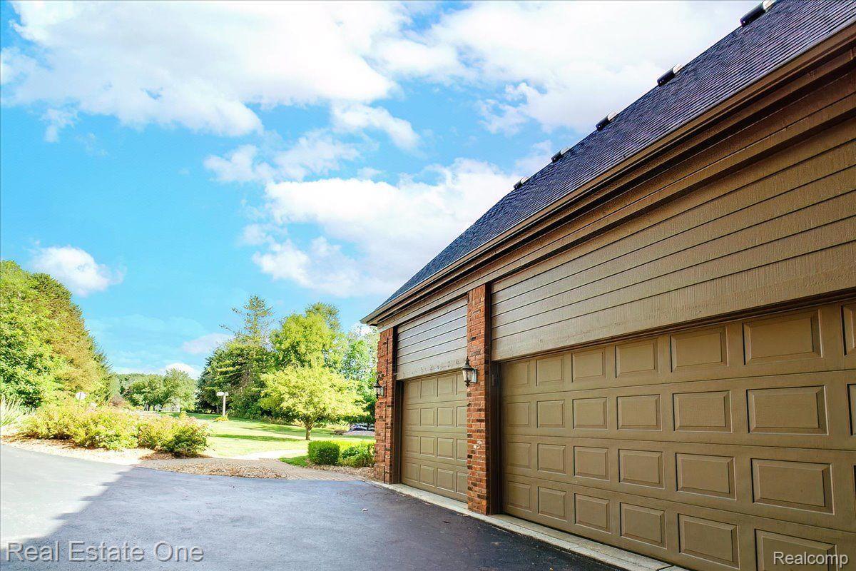5016 Stonehenge Drive Rochester, MI 48306 - Photo 61 of 82 Gallery Image 61