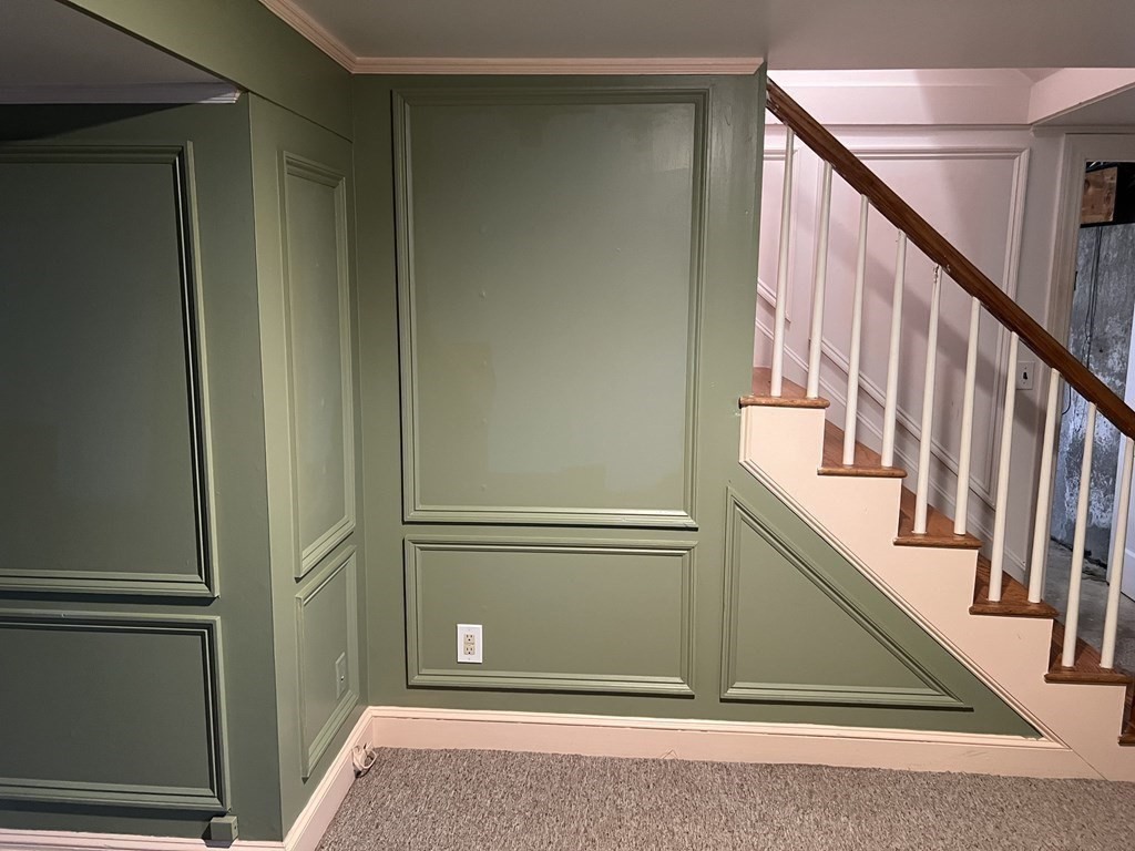 25 Margaret Road Hamilton, MA 01982 - Photo 16 of 33 a view of entryway