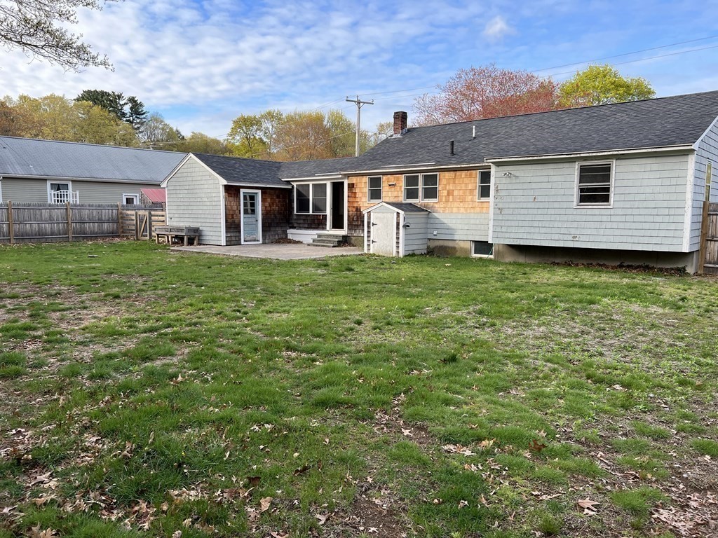 25 Margaret Road Hamilton, MA 01982 - Photo 33 of 33 front view of a house with a big yard