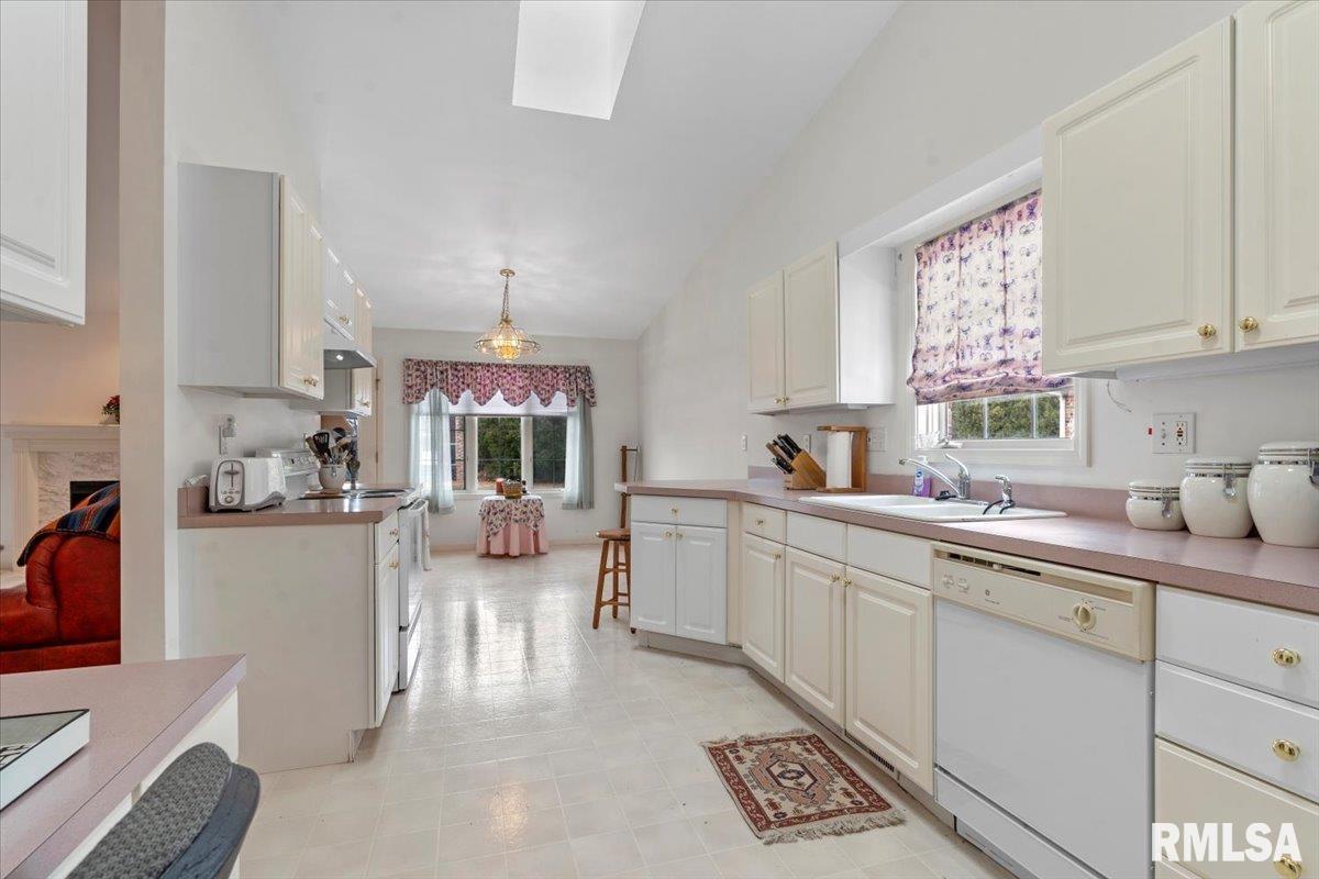 5002 Eagle Ridge Springfield, IL 62711 - Photo 13 of 37