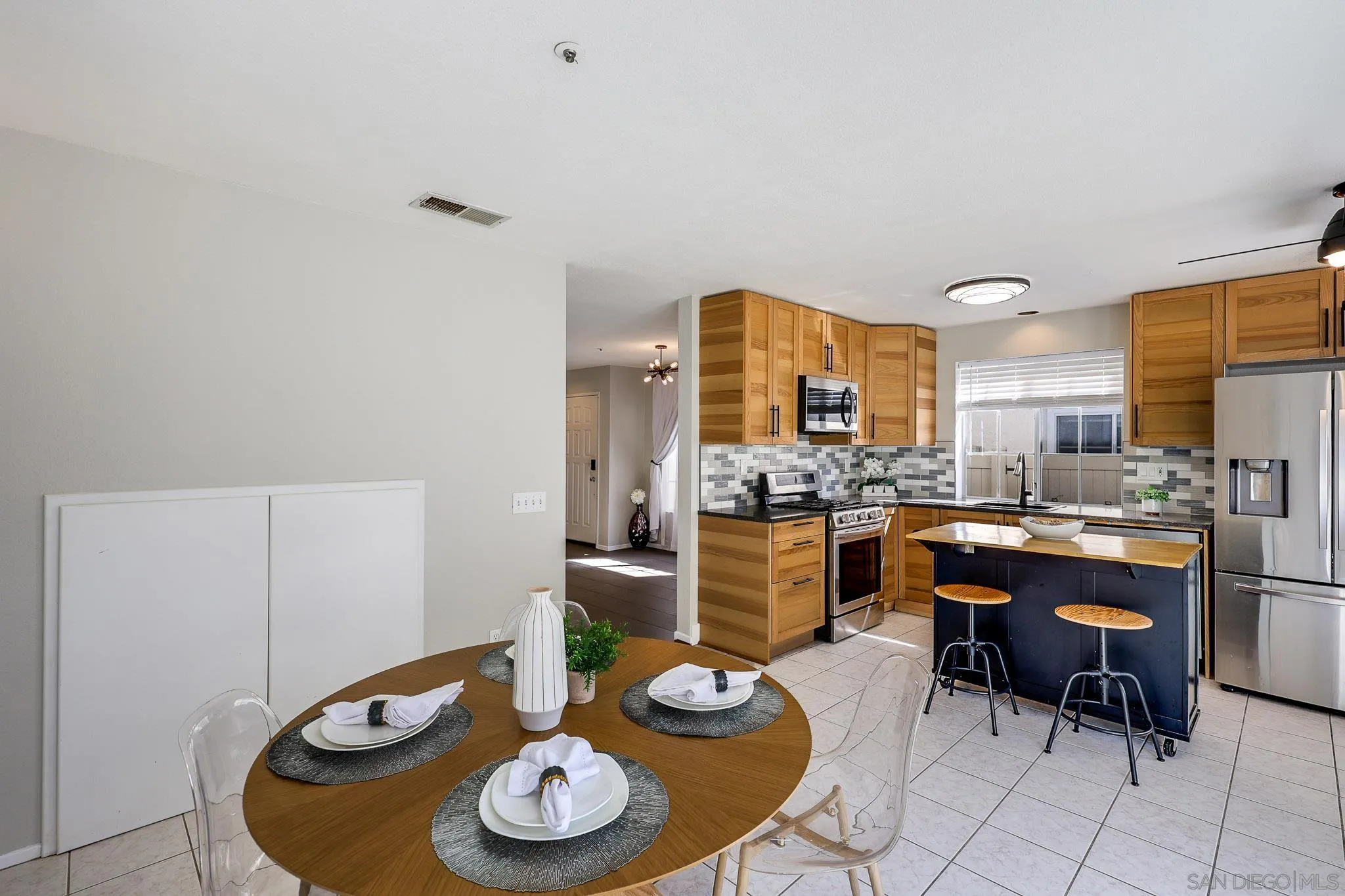 1772 Promenade Circle Vista, CA 92083 - Photo 10 of 29