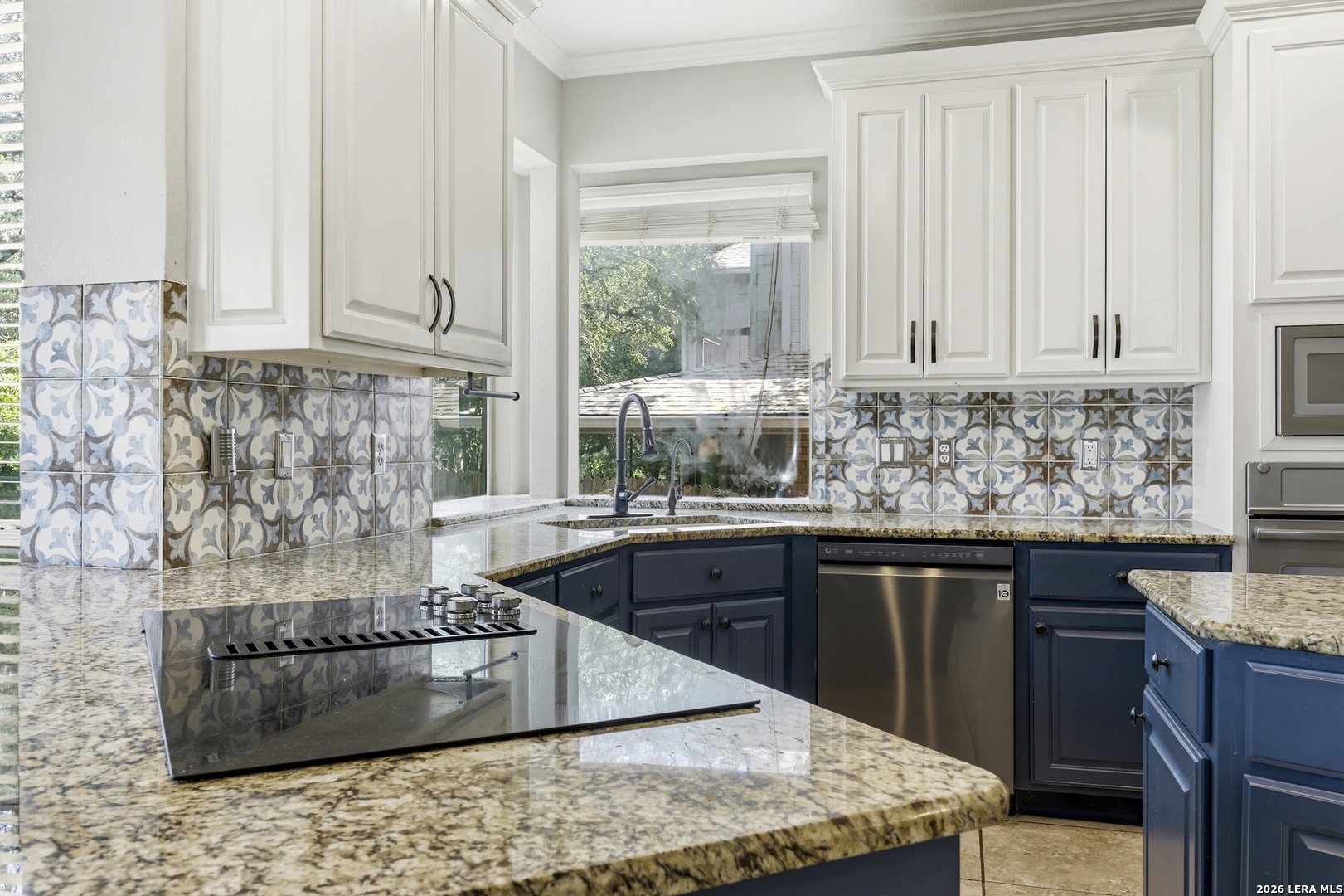 4114 Luckenbach Road San Antonio, TX 78251 - Photo 11 of 29