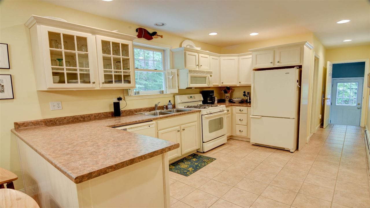 51 Port Wedeln Road Wolfeboro, NH 03894 - Photo 14 of 40