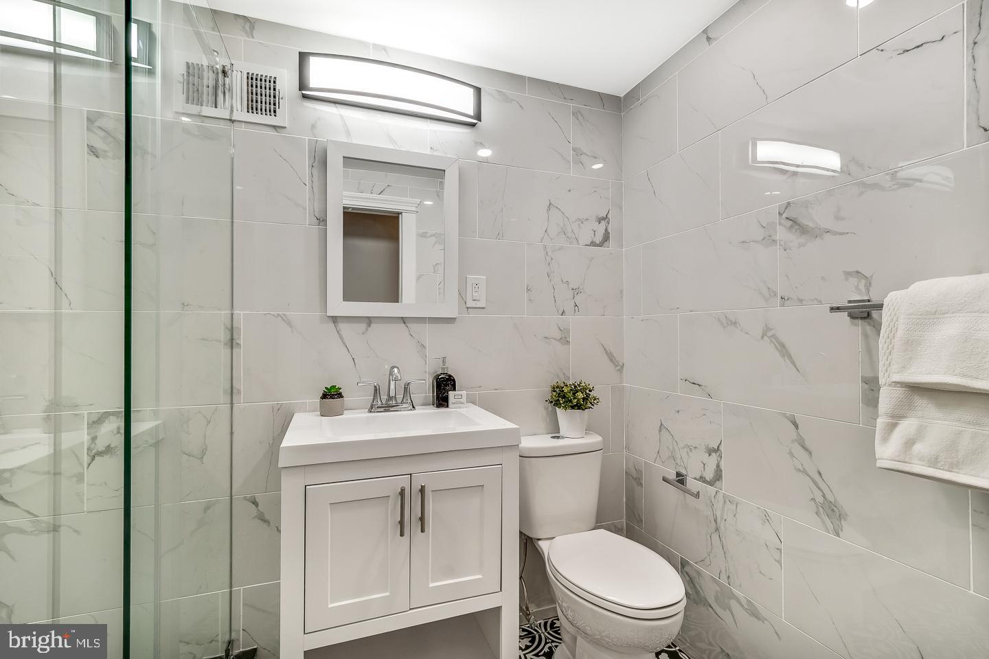 1026 Pine Street, Unit 9 Philadelphia, PA 19107 - Photo 21 of 37