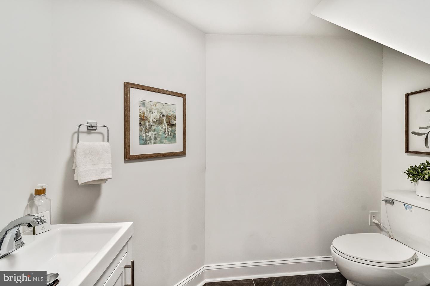 1026 Pine Street, Unit 9 Philadelphia, PA 19107 - Photo 37 of 37