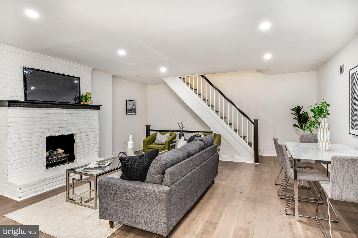 1026 Pine Street, Unit 9 Philadelphia, PA 19107 - Photo 8 of 37