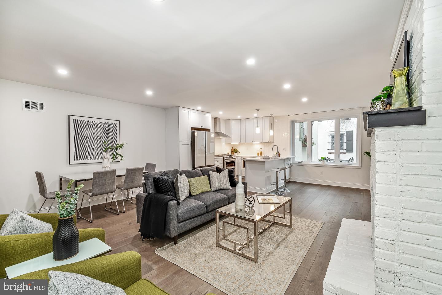 1026 Pine Street, Unit 9 Philadelphia, PA 19107 - Photo 9 of 37