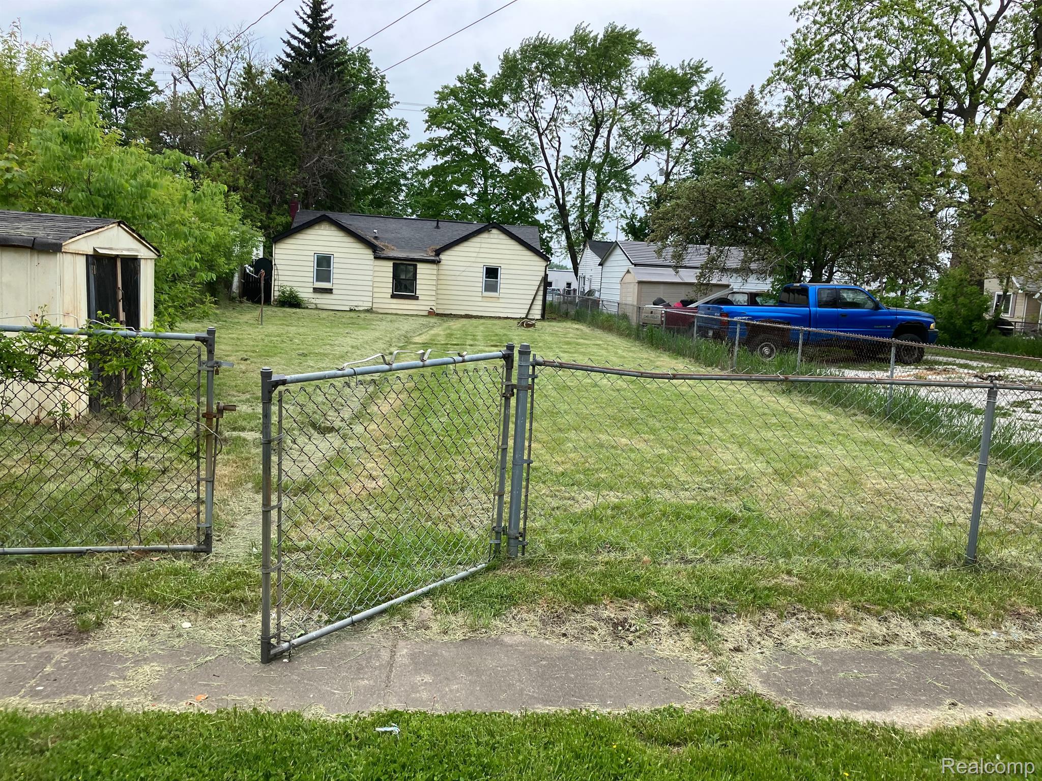 3642 Western Road Flint, MI 48506 - Photo 18 of 21 Gallery Image 18