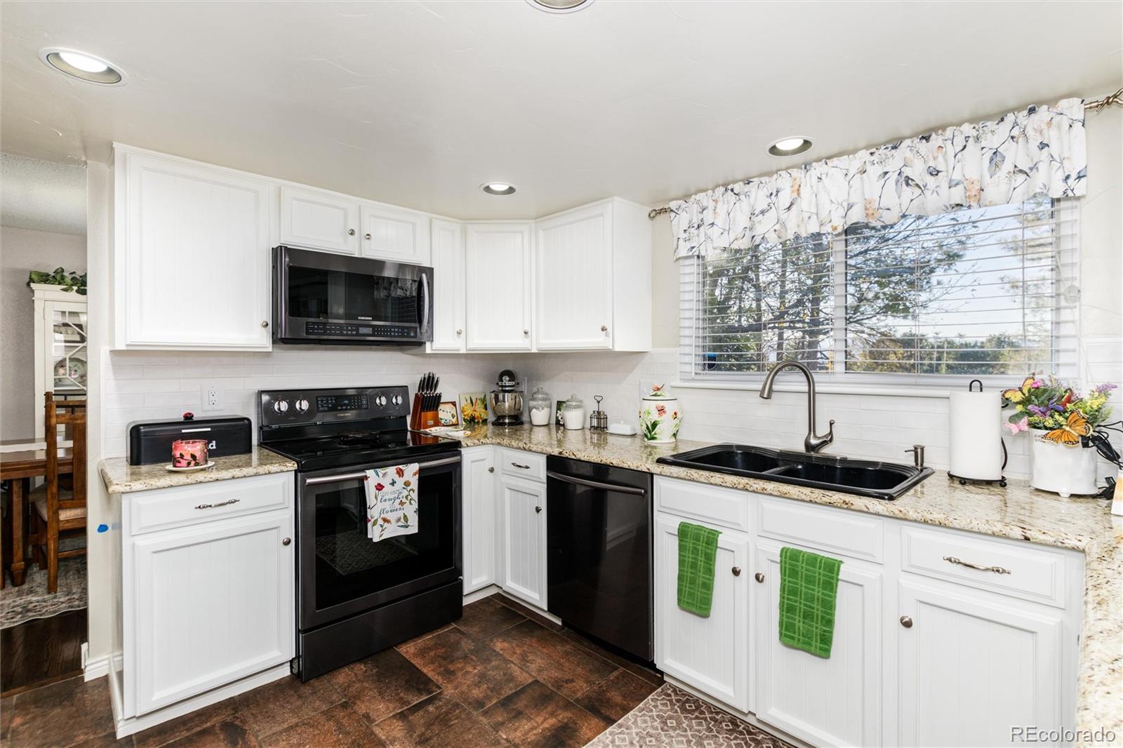 85 Prairie Ridge Road Highlands Ranch, CO 80126 - Photo 18 of 48