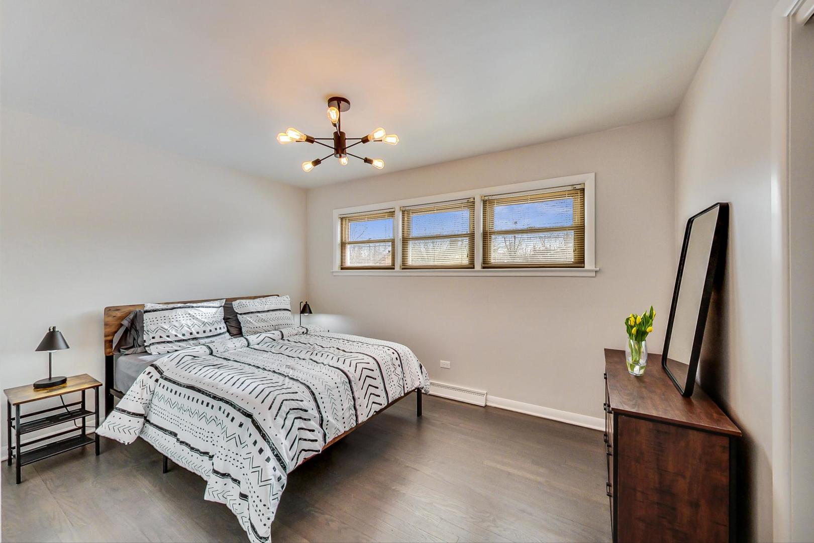 825 Oakton Street Park Ridge, IL 60068 - Photo 7 of 24
