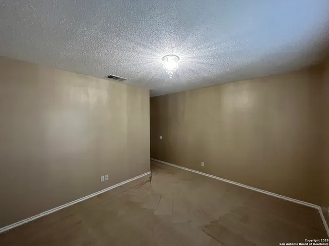 $279,900 | 8203 Cantura Mills, Converse, TX 78109