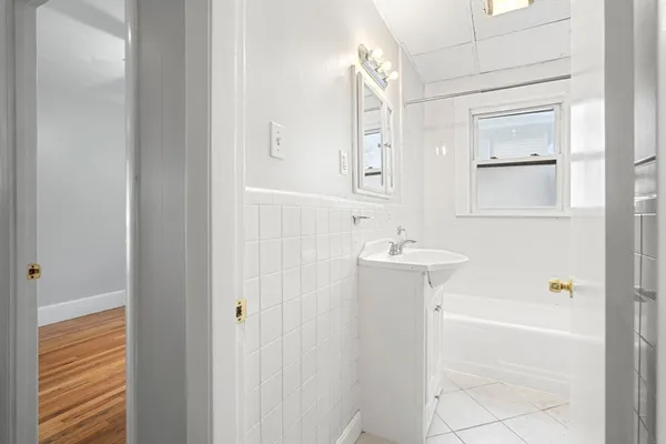 $3,000 | 9-11 Cross Street, Unit 9, Quincy, MA 02169