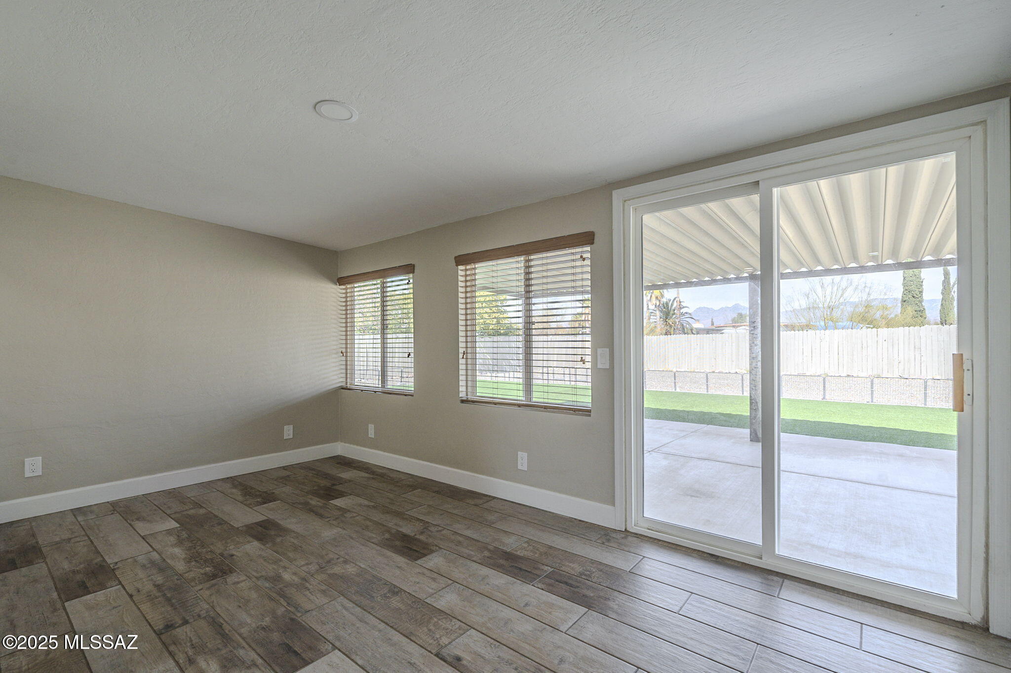 8421 East Rolling Ridge Street Tucson, AZ 85710 - Photo 4 of 30 Gallery Image 4