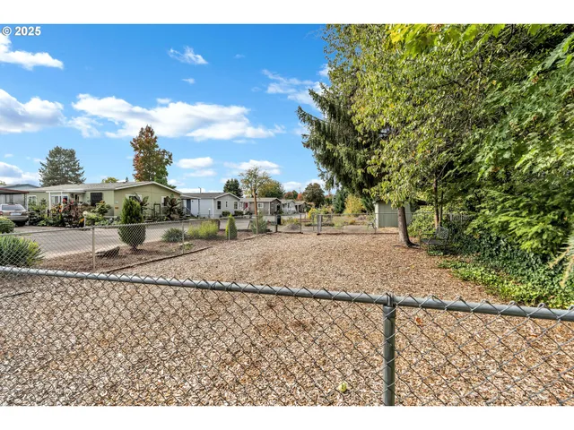 a view of a livingroom and dining room