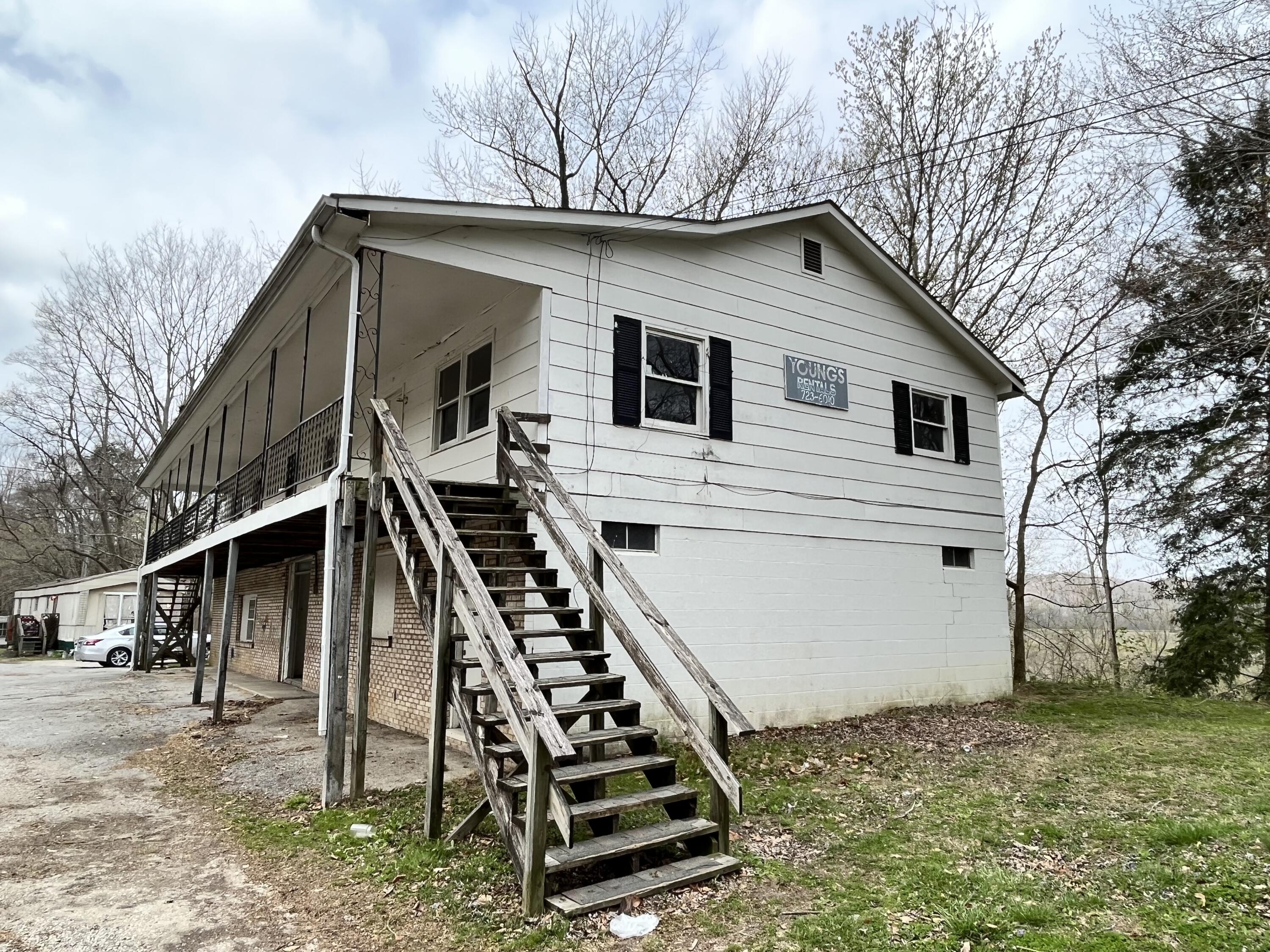 260 McKee Road Irvine, KY 40336 - Photo 2 of 24 IMG_7934