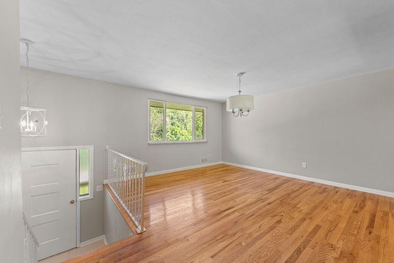 254 Twin Bridges Road Charleroi, PA 15022 - Photo 4 of 29