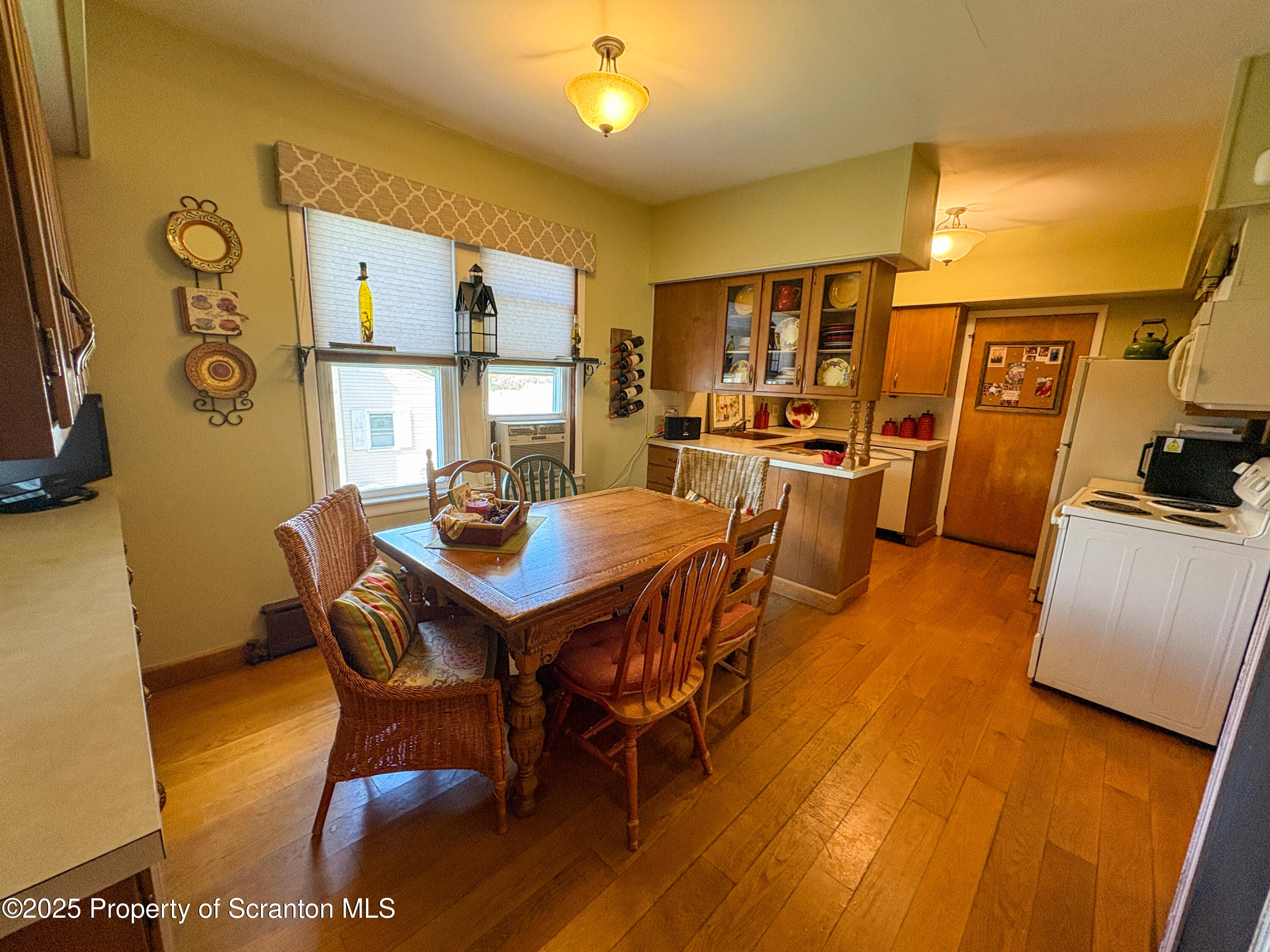 201 Church Street Dunmore, PA 18512 - Photo 11 of 31 IMG_2801 KIT 2