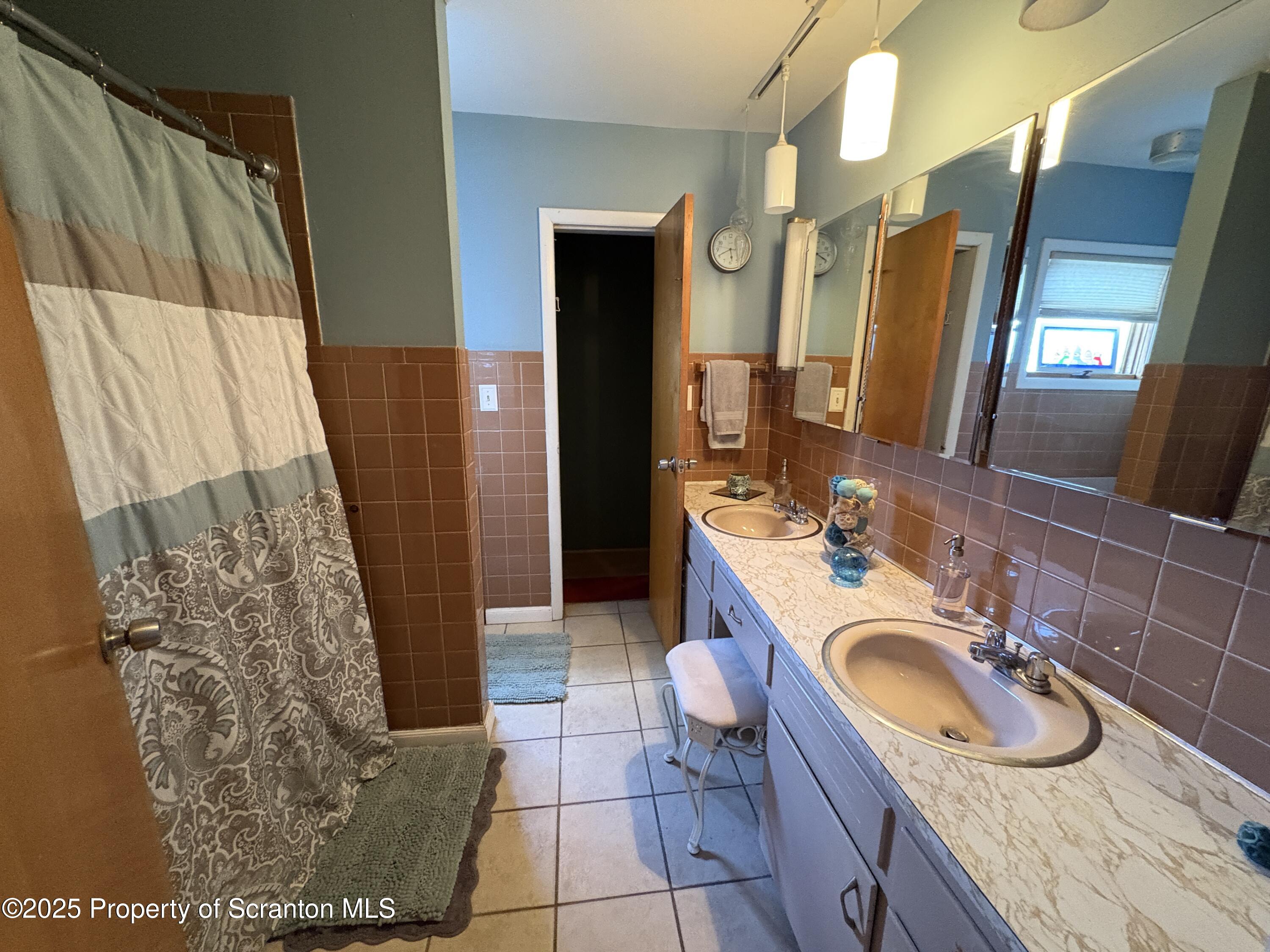 201 Church Street Dunmore, PA 18512 - Photo 23 of 31 IMG_2854