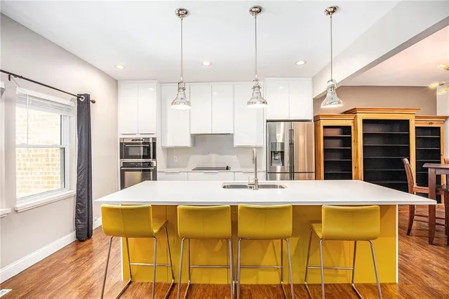 $699,999 | 31 Compton Court, Prairie Village, KS 66208