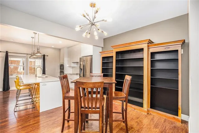 $699,999 | 31 Compton Court, Prairie Village, KS 66208