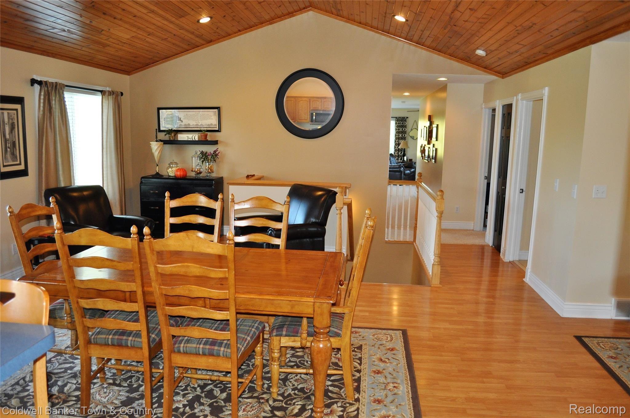9461 Crofoot Road Fowlerville, MI 48836 - Photo 9 of 53 DSC_0237.jpg