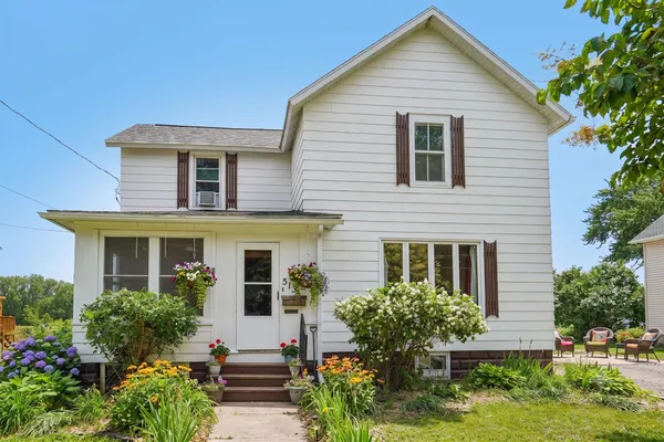 $229,900 | 513 Waterloo Street, Columbus, WI 53925