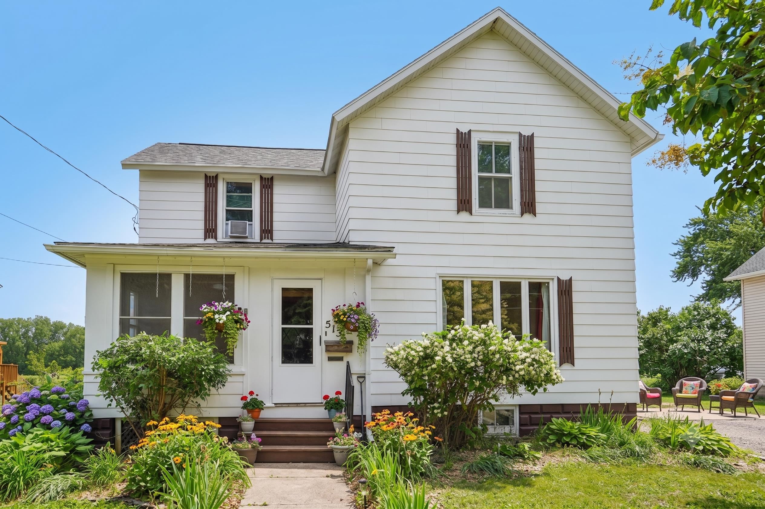513 Waterloo Street Columbus, WI 53925 - Photo 1 of 28