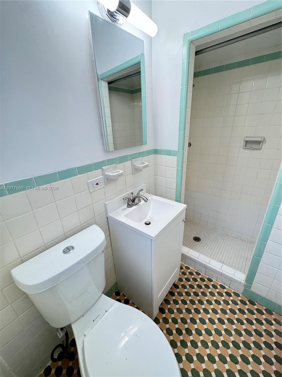 2652 Southwest 23rd Avenue, Unit BACK Miami, FL 33133 - Photo 5 of 11