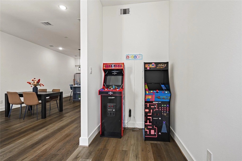 6534 Goldspier Street Houston, TX 77091 - Photo 14 of 26 Desk, Storage or Game Nook - 2nd Floor