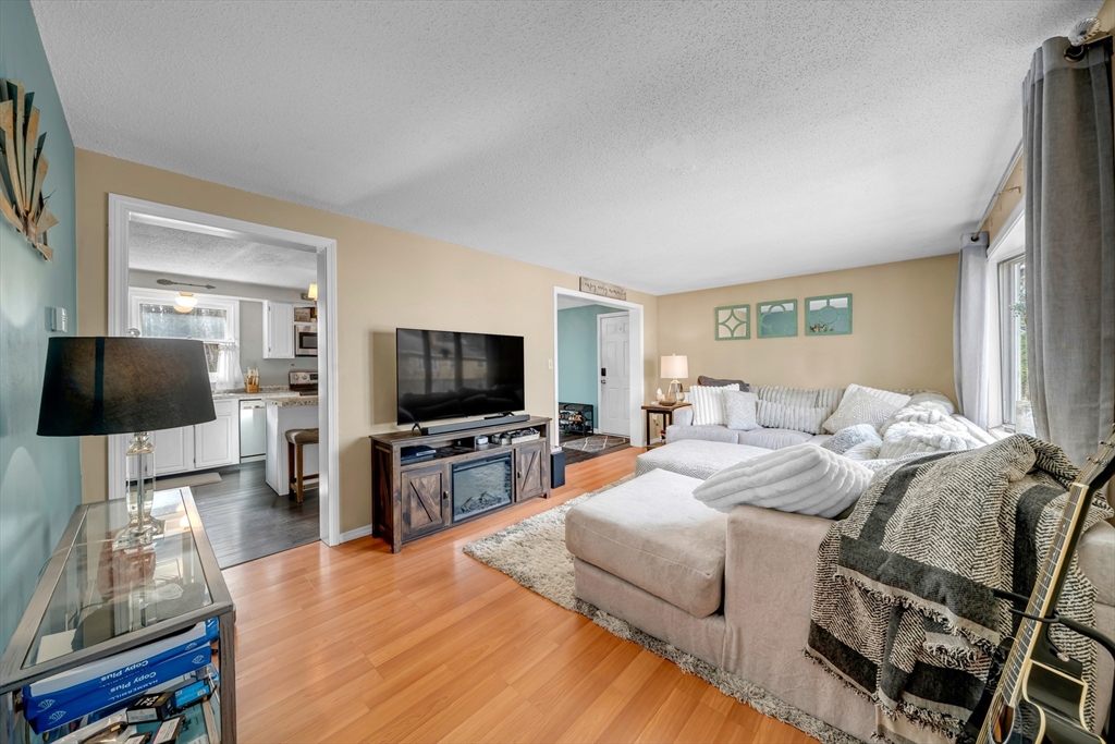 10 3rd Street Amesbury, MA 01913 - Photo 12 of 30