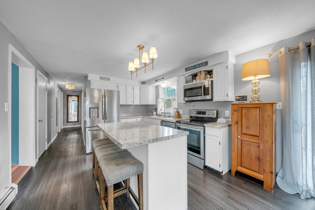 10 3rd Street Amesbury, MA 01913 - Photo 4 of 30