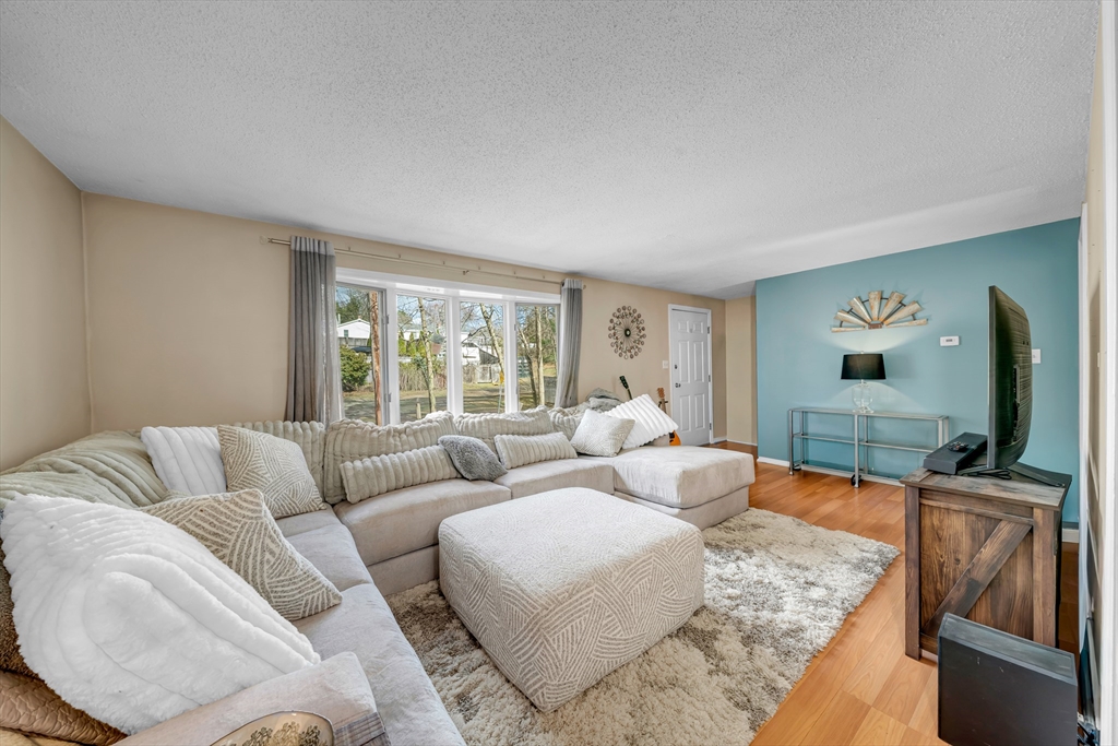 10 3rd Street Amesbury, MA 01913 - Photo 10 of 30