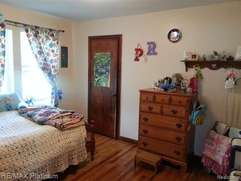 4160 East Allen Road Howell, MI 48855 - Photo 12 of 18 Master Bedroom.jpg