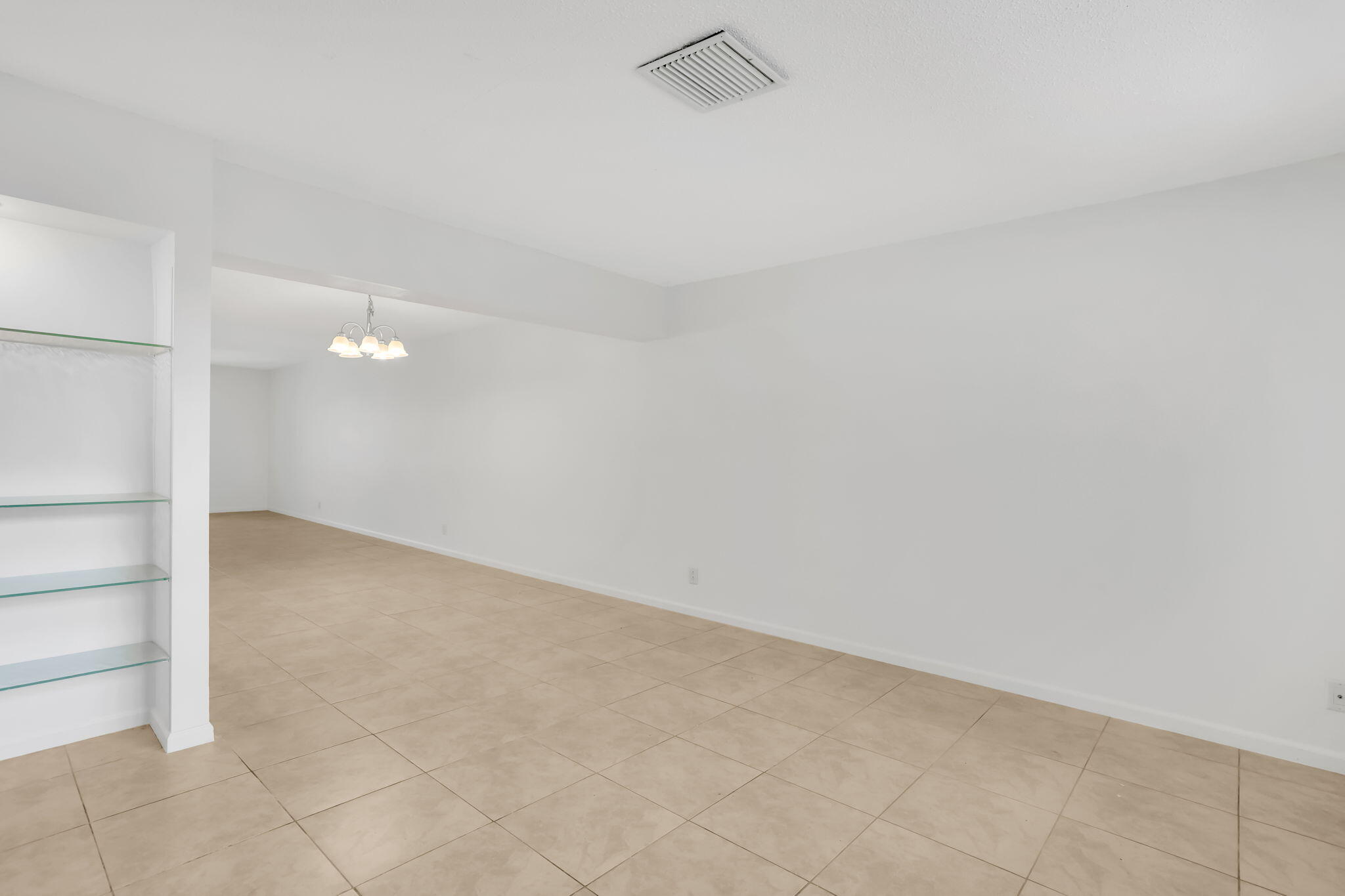 89 Lariat Circle Boca Raton, FL 33487 - Photo 13 of 31 a view of an empty room