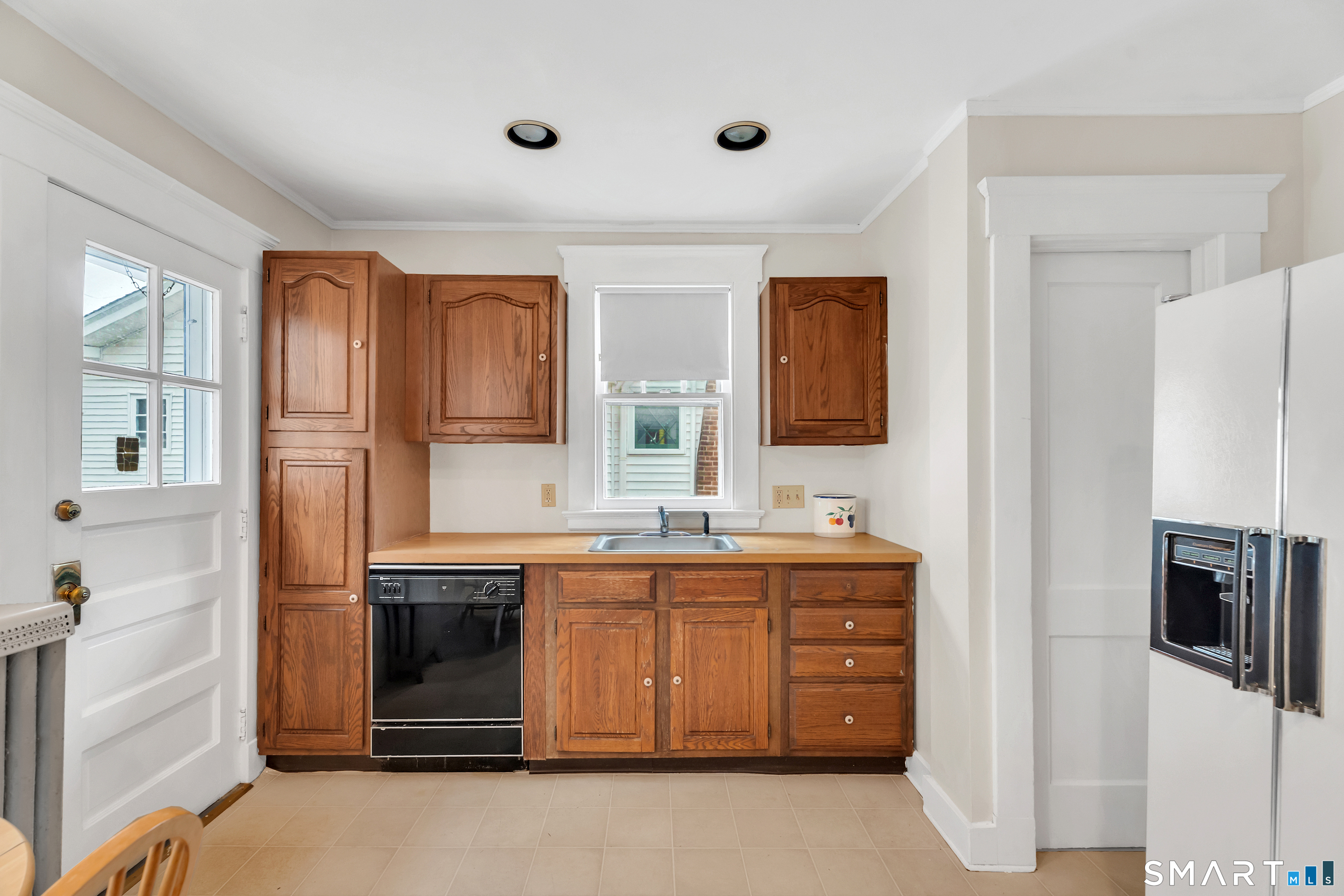 80 Russell Street Hamden, CT 06517 - Photo 12 of 33