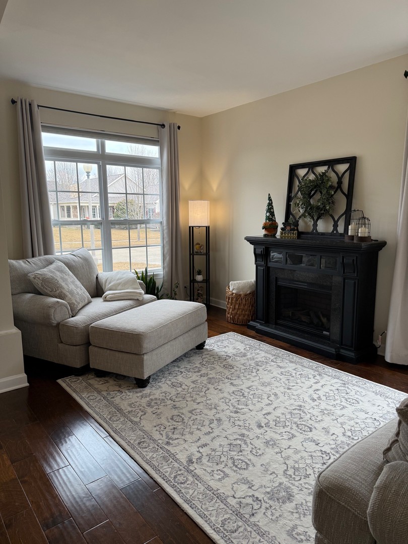1785 Briggs Street Sycamore, IL 60178 - Photo 7 of 43 a bedroom with a bed and window