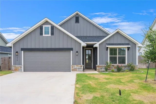 $315,000 | 424 Brazos Bend, Somerville, TX 77879