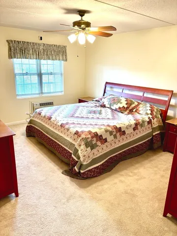 $275,000 | 1220 Depot Street, Unit 305, Glenview, IL 60025