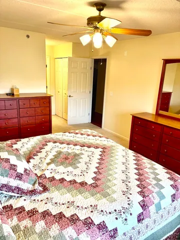 $275,000 | 1220 Depot Street, Unit 305, Glenview, IL 60025