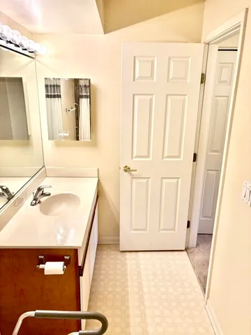 $275,000 | 1220 Depot Street, Unit 305, Glenview, IL 60025