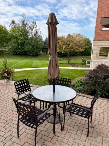 $275,000 | 1220 Depot Street, Unit 305, Glenview, IL 60025