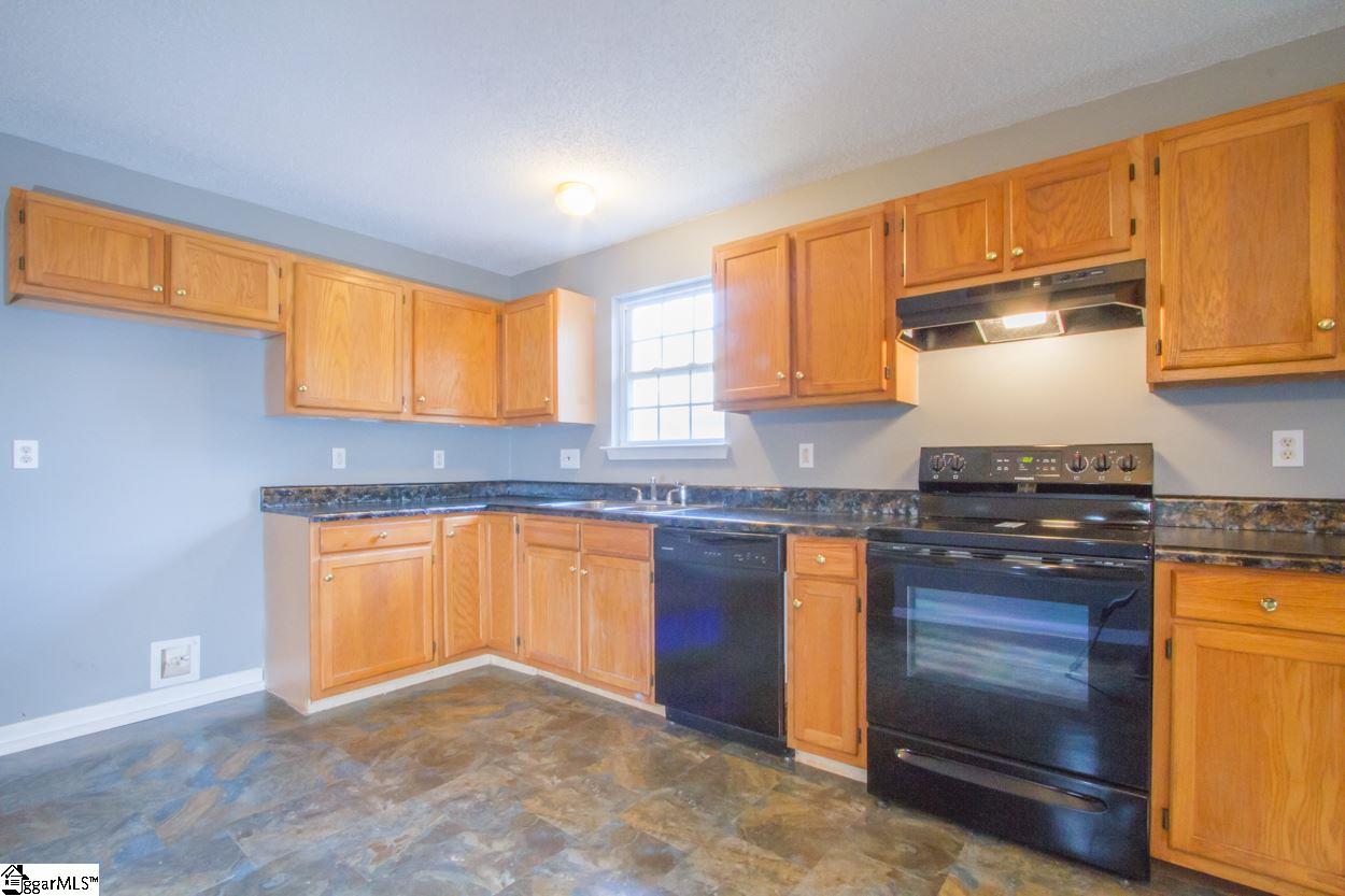 210 Ridgeover Drive Greenville, SC 29617 - Photo 8 of 35 Gallery Image 8