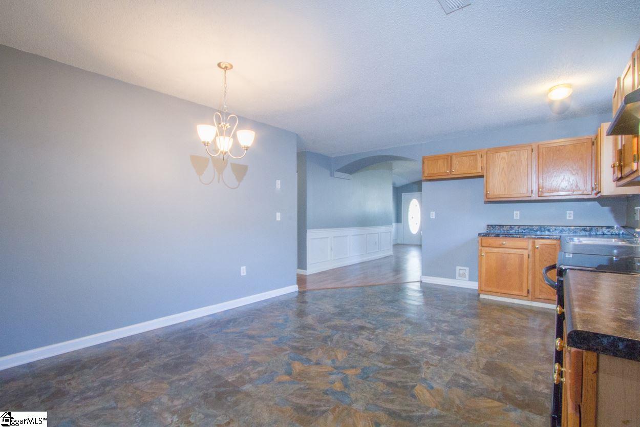 210 Ridgeover Drive Greenville, SC 29617 - Photo 9 of 35 Gallery Image 9