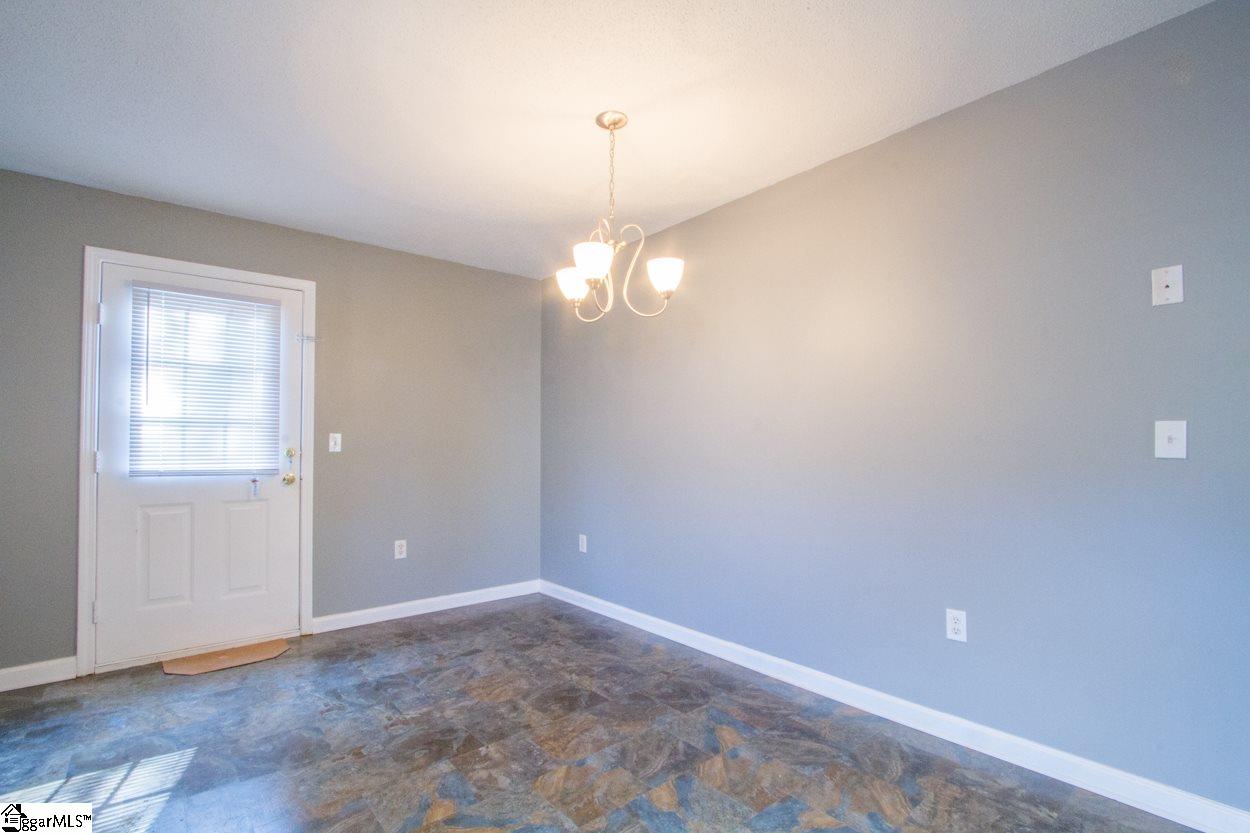 210 Ridgeover Drive Greenville, SC 29617 - Photo 10 of 35 Gallery Image 10