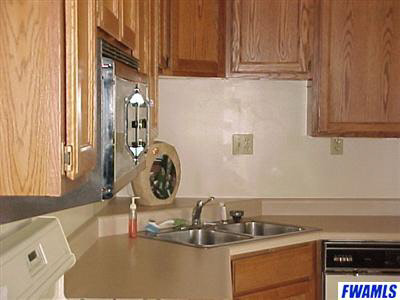 7124 Cranberry Road Fort Wayne, IN 46825 - Photo 5 of 11 Gallery Image 5