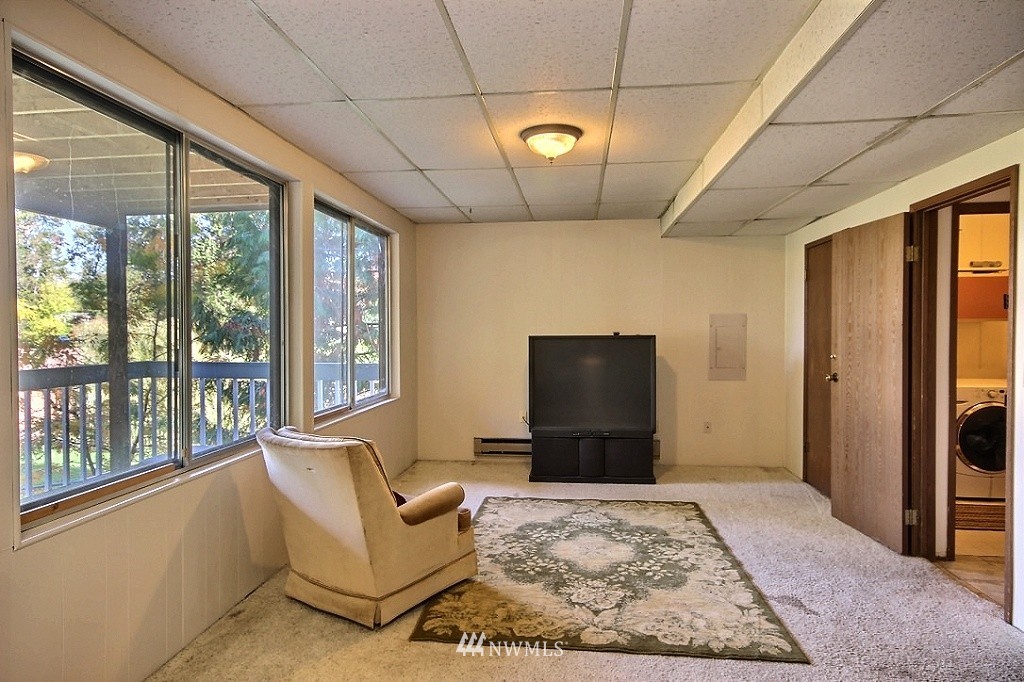 1934 Beacon Way Southeast Renton, WA 98058 - Photo 12 of 20