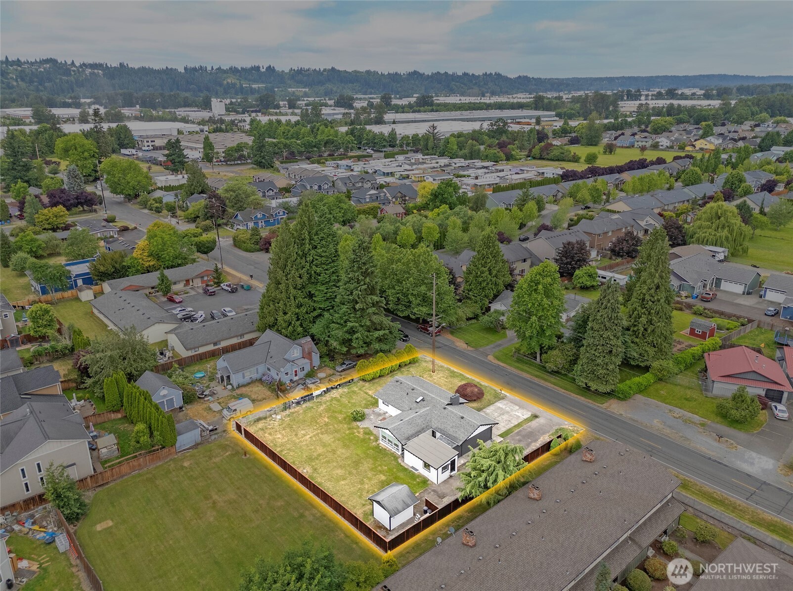 15512 Elm Street East Sumner, WA 98390 - Photo 37 of 37 an aerial view of a residential houses with outdoor space and river