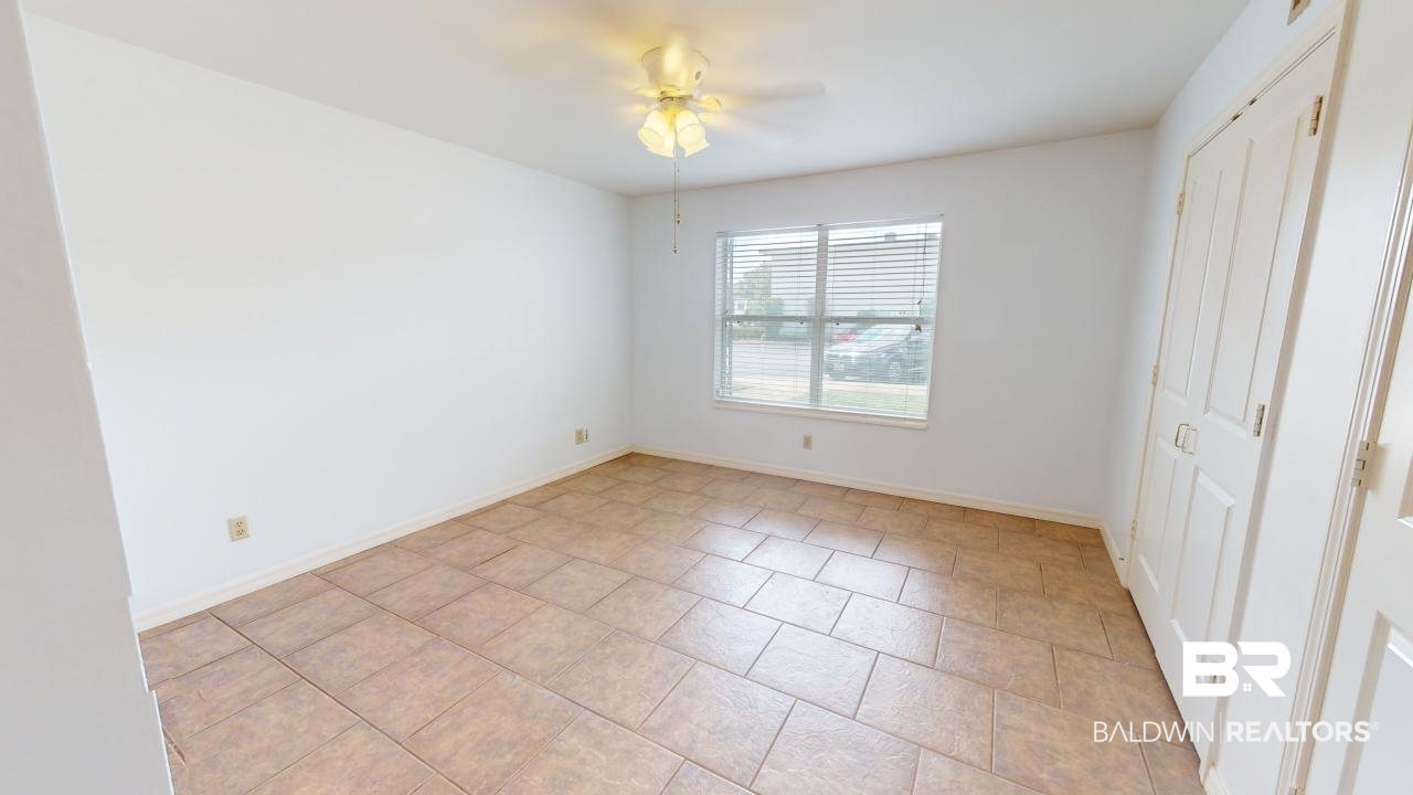 4009 Old Shell Road, Unit C13 Mobile, AL 36608 - Photo 4 of 32 Primary Bedroom